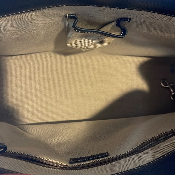 Dooney & Bourke Vtg Classic Navy Pebbled Leather Bag, Pouch, Dusty, Crossbody - Picture 16 of 17